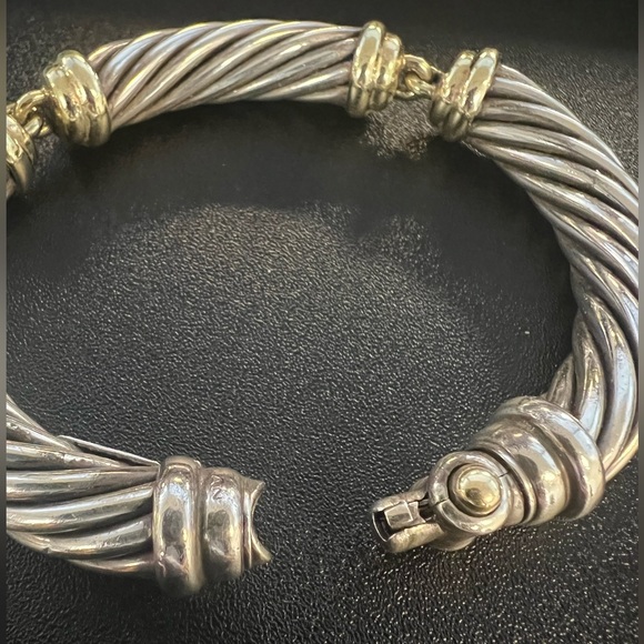 David Yurman 10mm Cable Bracelet with 3 sections. RETIRED AND RARE find! 🤍 💛 - Picture 3 of 15